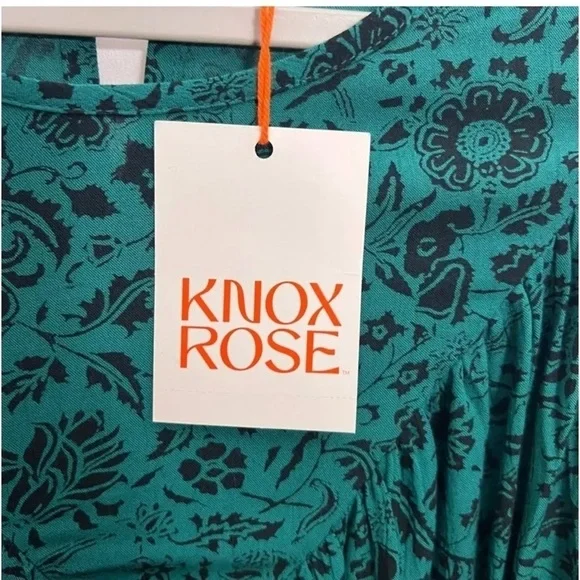 Knox Rose Women's Tops Knox
Rose Bishop Long Sleeve
Blouse - Picture 5 of 5